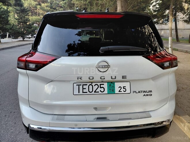 Nissan Rogue-12
