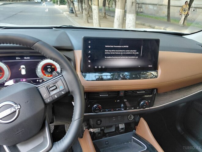 Nissan Rogue-14