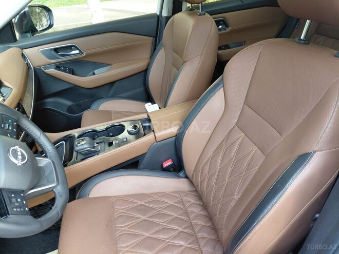 Nissan Rogue-19