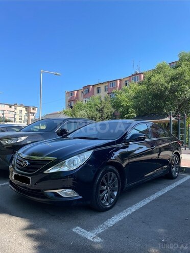 Hyundai Sonata-12