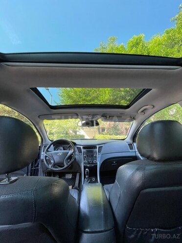Hyundai Sonata-15