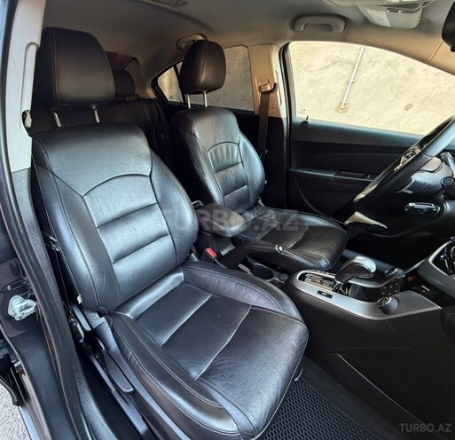 Chevrolet Cruze-10