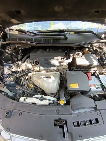 Toyota Camry-8
