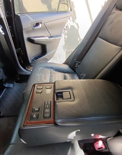 Toyota Camry-10