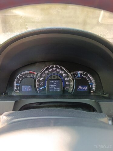 Toyota Camry-12