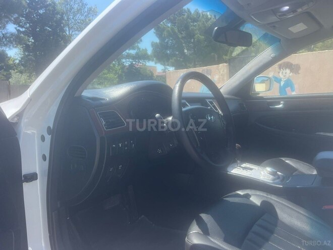 Hyundai Genesis-7