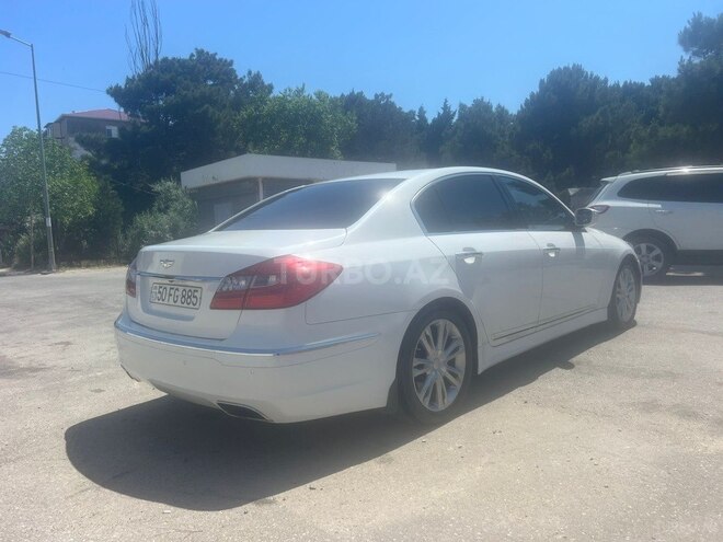 Hyundai Genesis-4