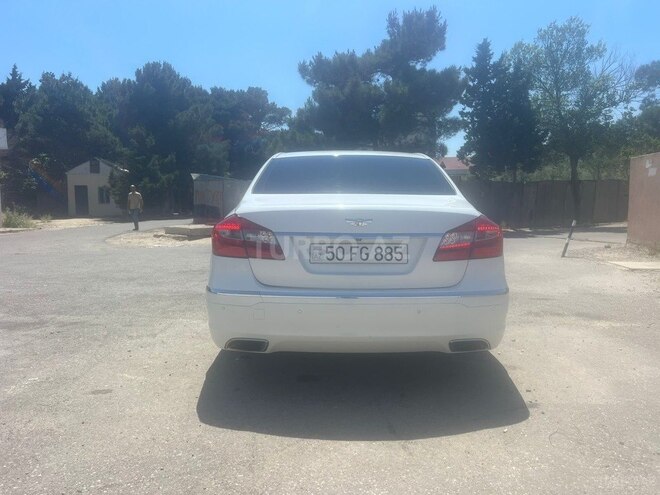 Hyundai Genesis-5