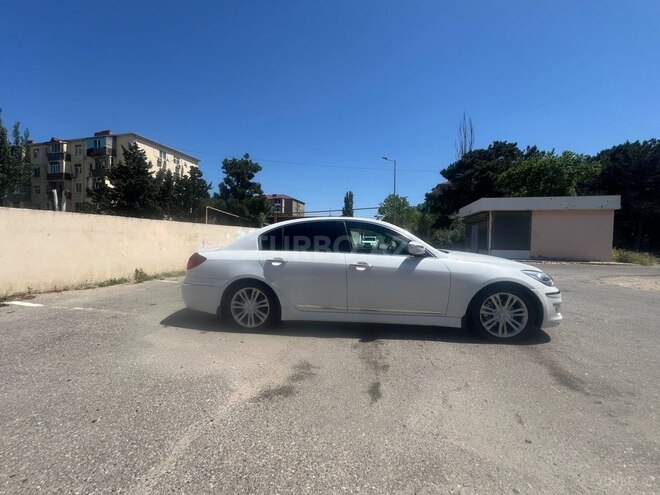 Hyundai Genesis-2