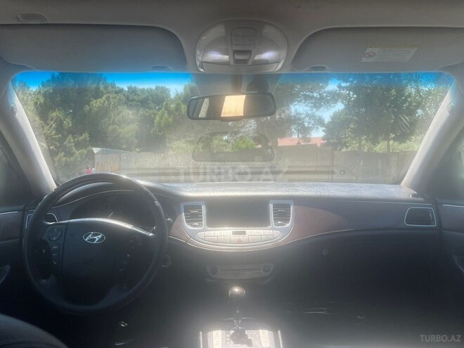 Hyundai Genesis-9