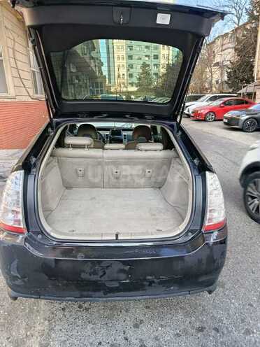 Toyota Prius-8