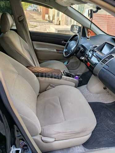 Toyota Prius-5