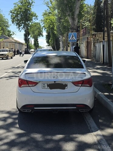 Hyundai Sonata-2