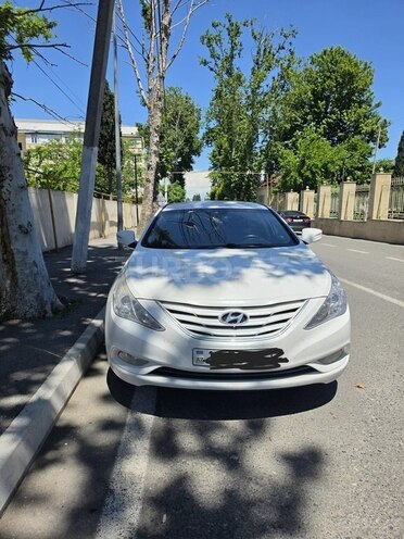 Hyundai Sonata-1