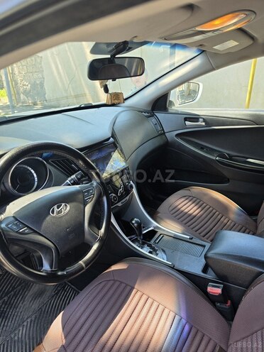 Hyundai Sonata-4