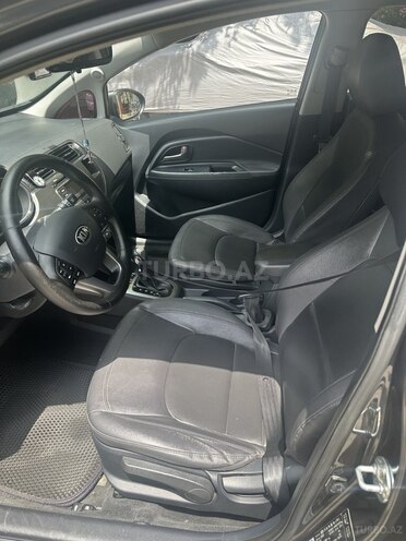 Kia Rio-7