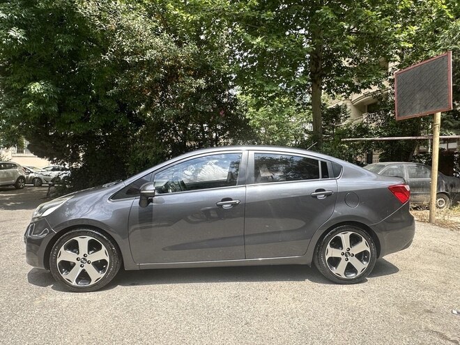 Kia Rio-4