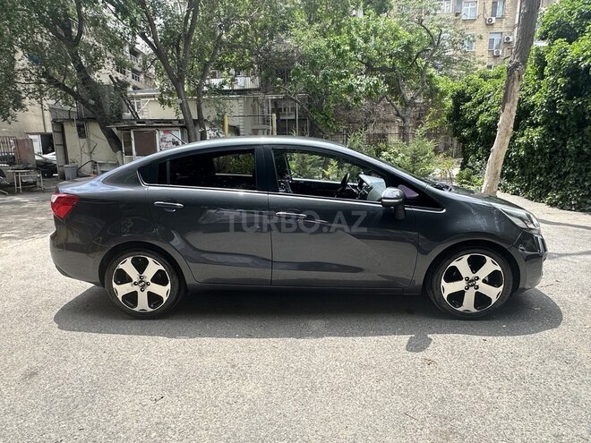 Kia Rio-5