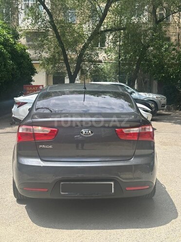 Kia Rio-2