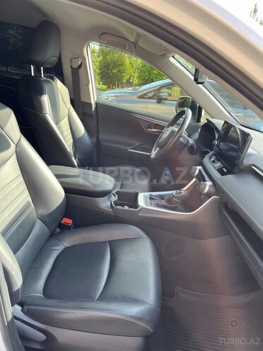 Toyota RAV4-5
