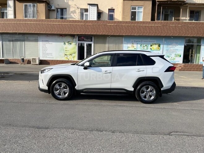Toyota RAV4-10