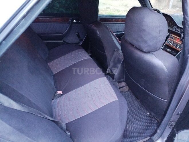 Mercedes E 200-4