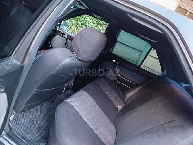 Mercedes E 200-12