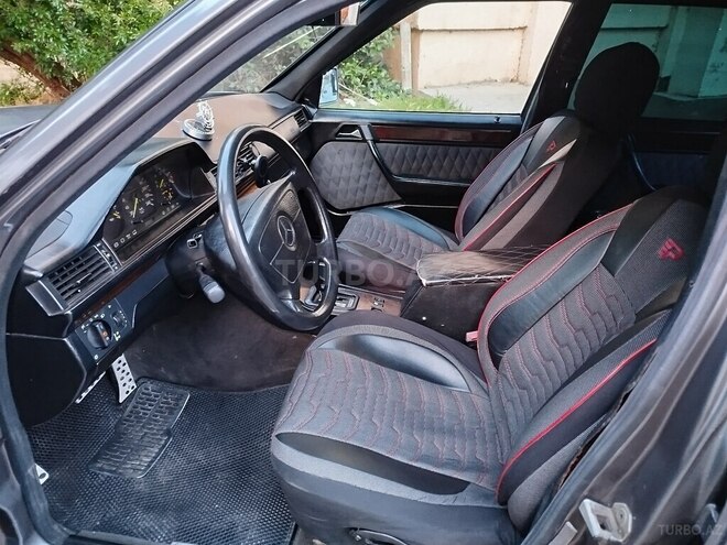 Mercedes E 200-13