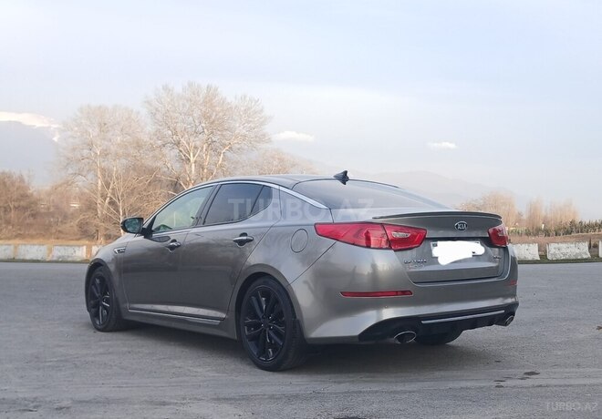 Kia Optima-4