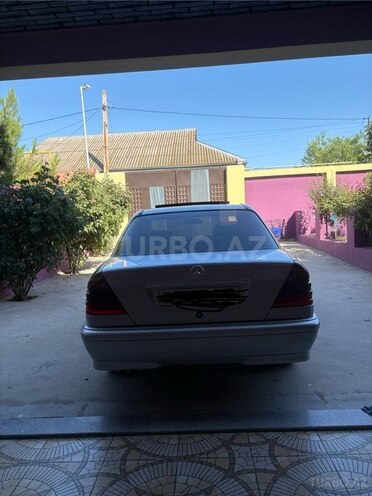 Mercedes C 240-3