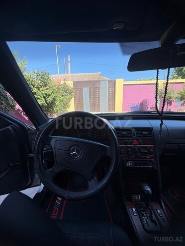 Mercedes C 240-6