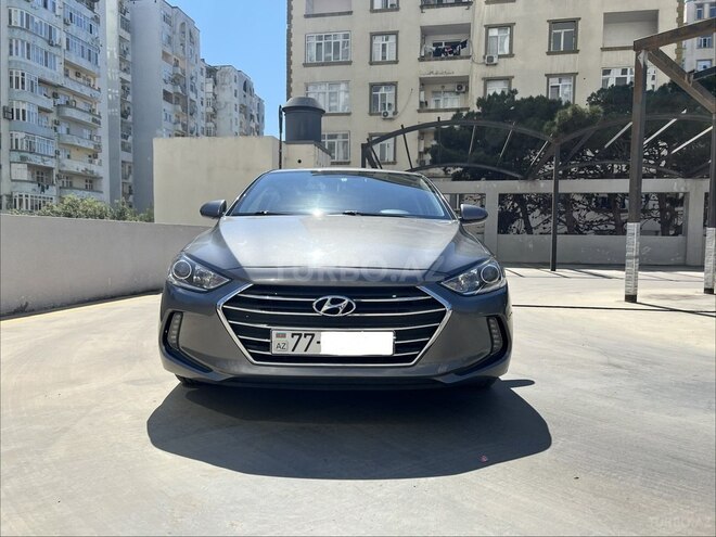 Hyundai Elantra-3