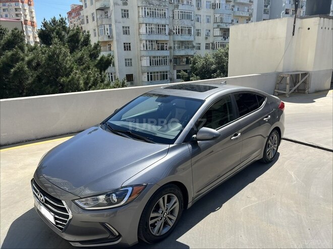 Hyundai Elantra-4