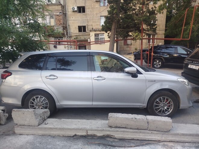 Toyota Corolla Fielder-11