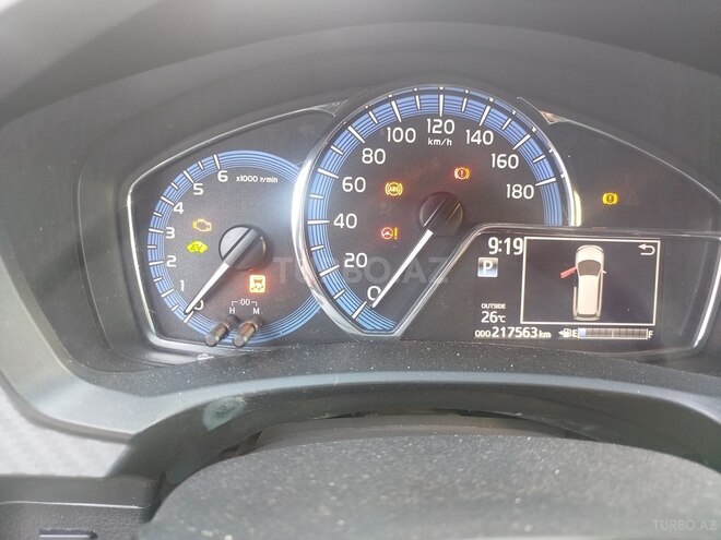 Toyota Corolla Fielder-5