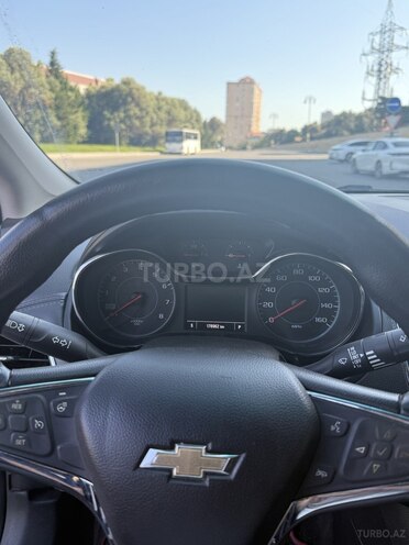 Chevrolet Cruze-10