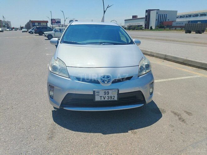 Toyota Prius-5