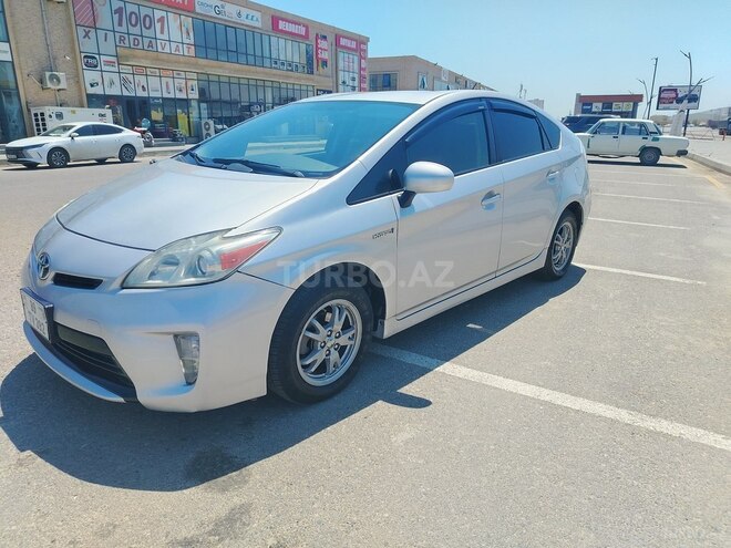 Toyota Prius-3