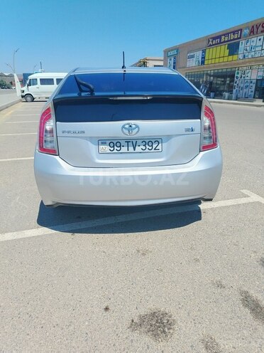 Toyota Prius-9
