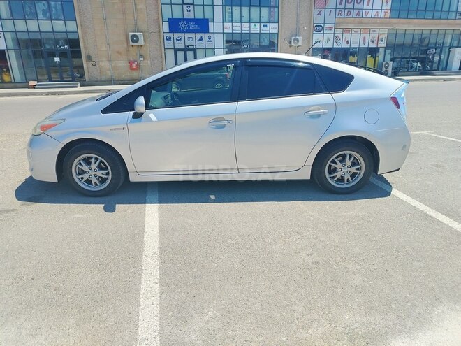 Toyota Prius-7