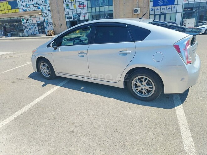 Toyota Prius-10