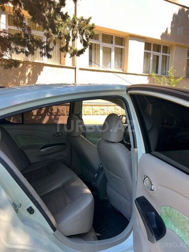 Nissan Sunny-8
