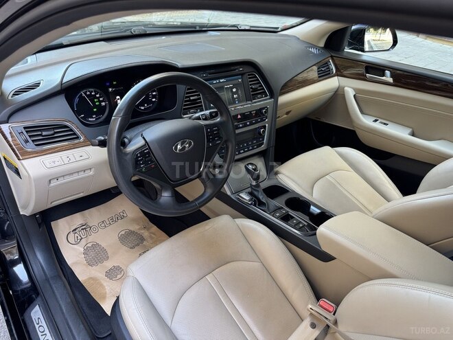 Hyundai Sonata-11