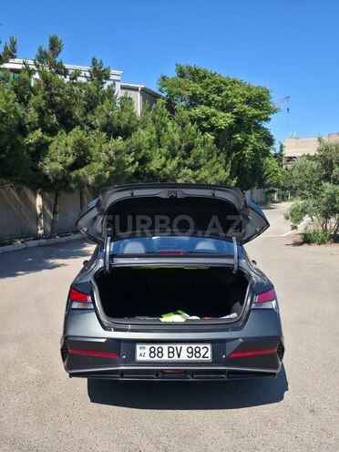 Hyundai Elantra-6