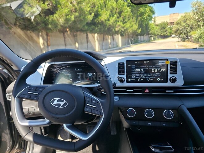 Hyundai Elantra-10