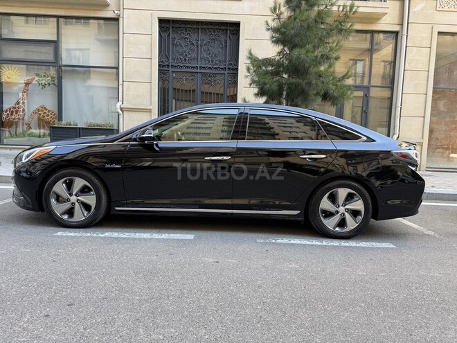 Hyundai Sonata-5