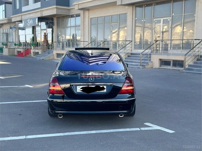 Mercedes E 270-7
