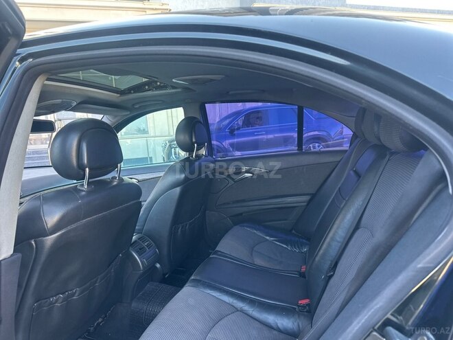 Mercedes E 270-8