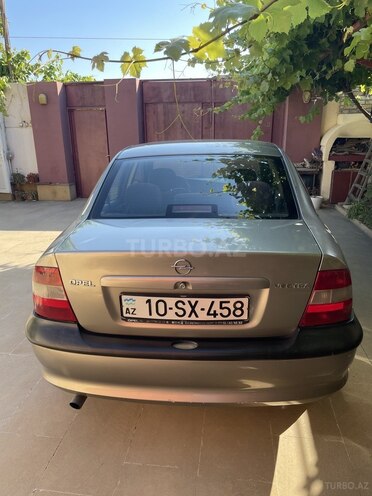 Opel Vectra-2