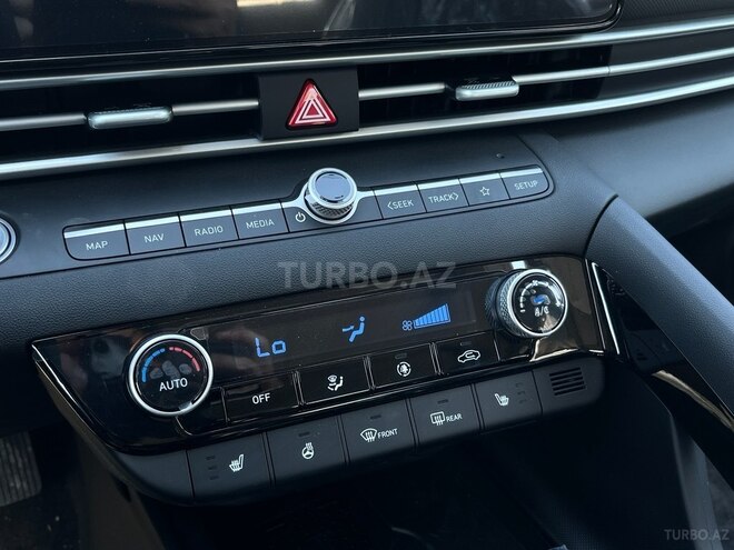 Hyundai Elantra-10